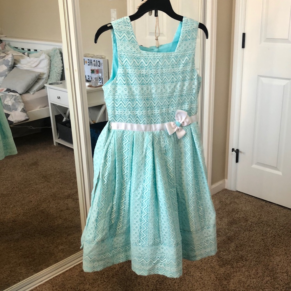 Jona Michelle, size 10, teal and white!!